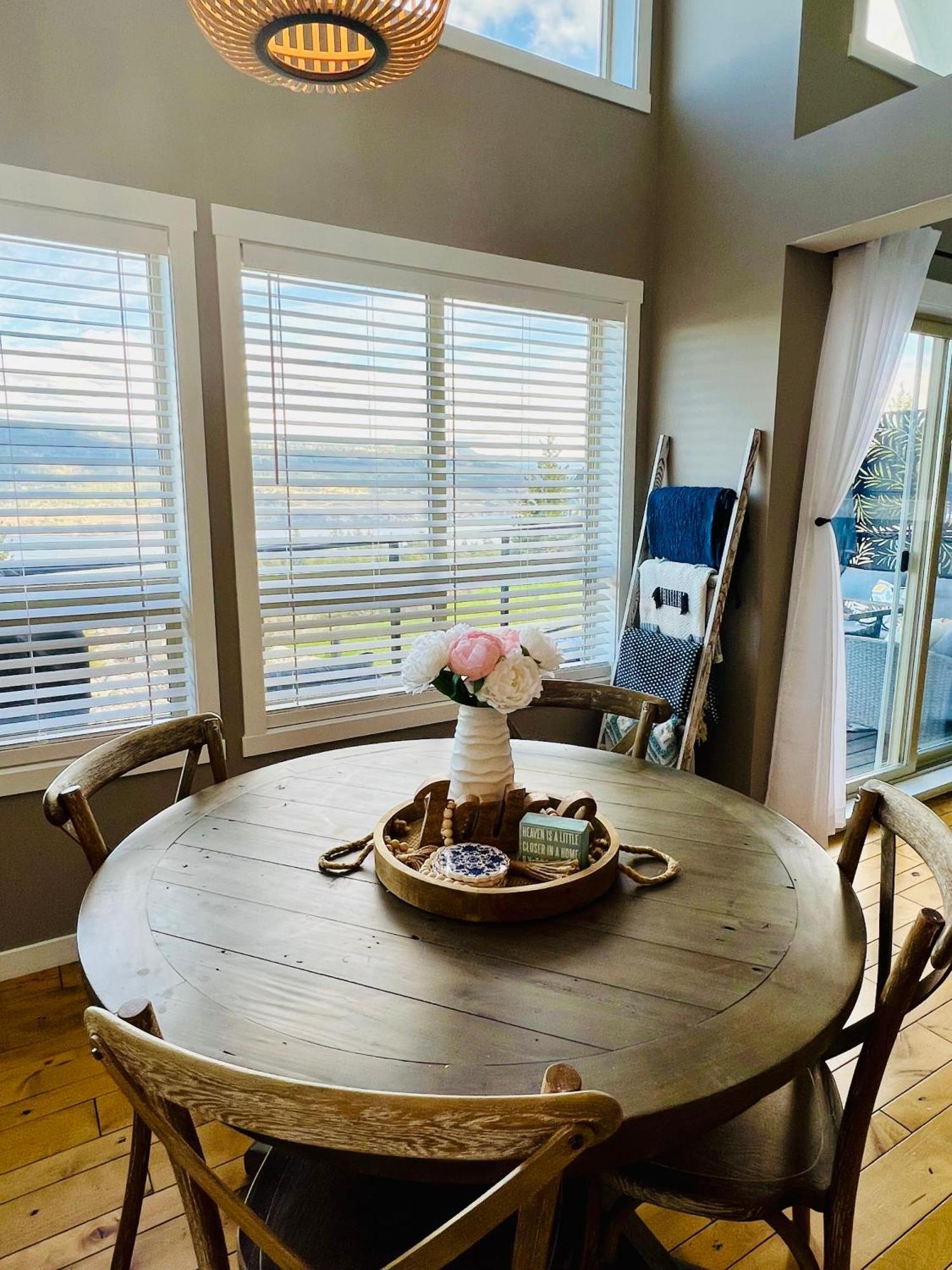 Jasmine Cottage Kelowna Ngoại thất bức ảnh