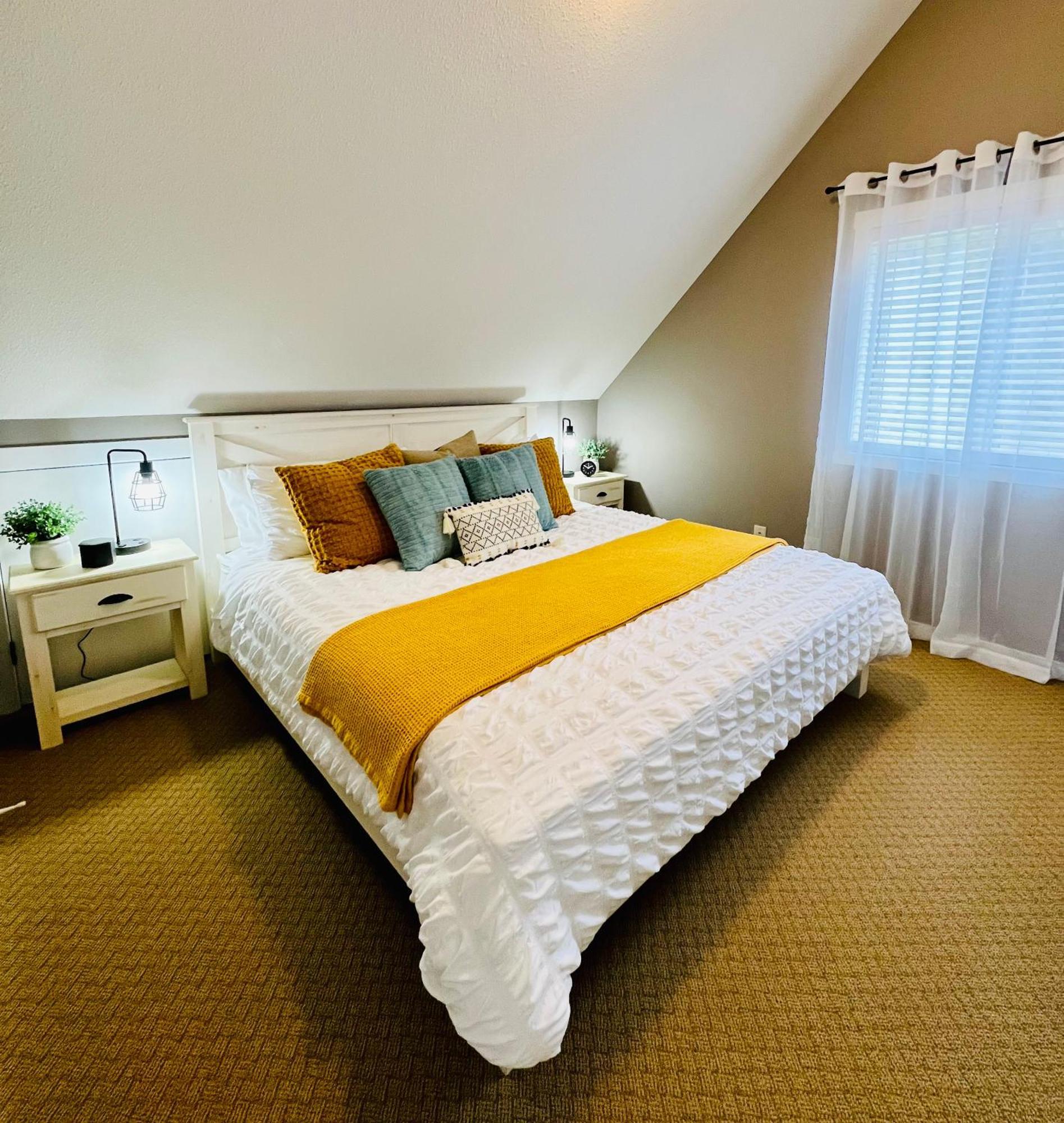 Jasmine Cottage Kelowna Ngoại thất bức ảnh